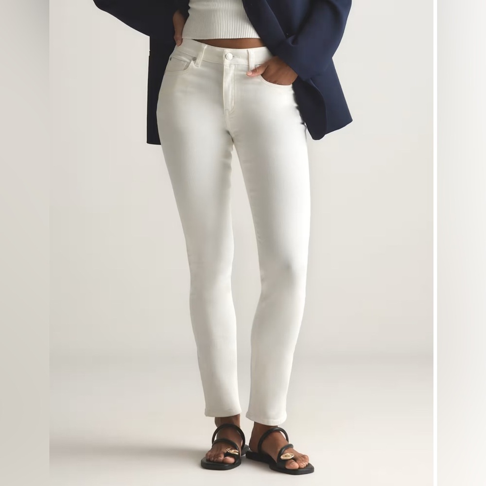 NWOT Luna Stretch Slim Straight Jeans Cloud White Sz 26